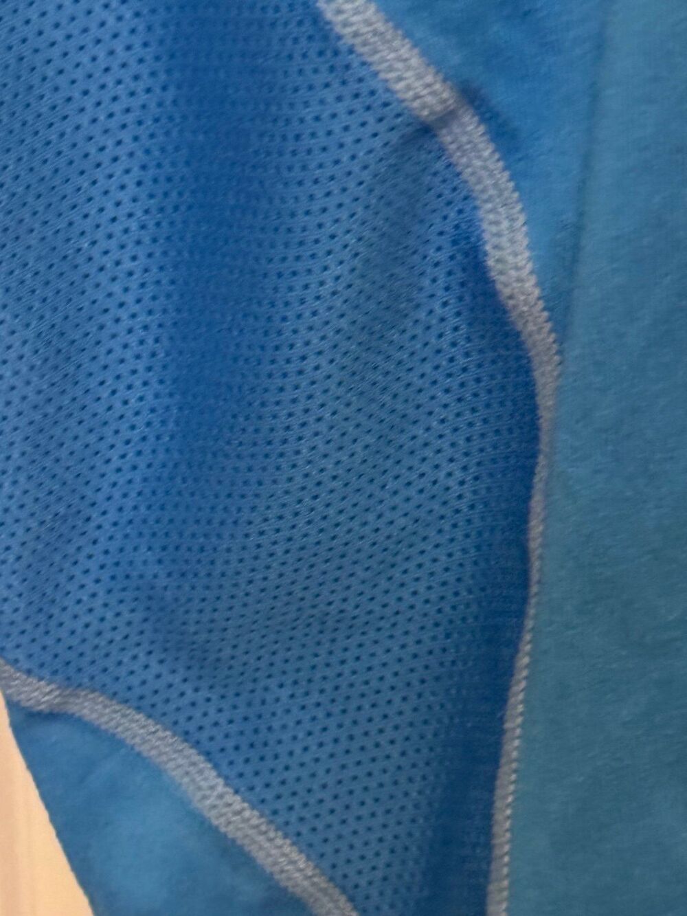 Nike Brand, Long-Sleeve Dri-Fit Blue Shirt, Women’s (0-2) XS Athletic Clothing - Picture 3 of 12